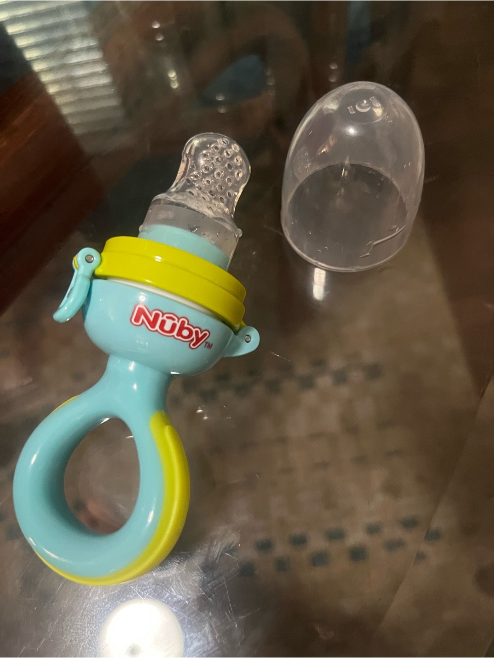 Nuby Twist n' Feed First Soft Foods Feeder For Age 10+ Months BPA Free